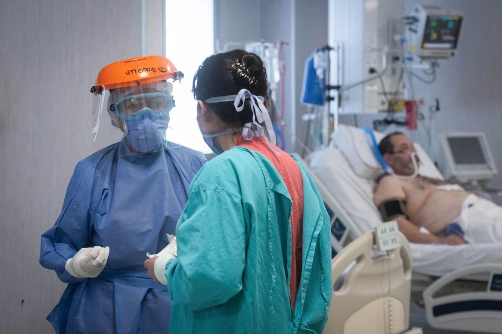 Unidad de Terapia Intensiva UTI donde están los pacientes graves que requieren respiradores mecánicos.