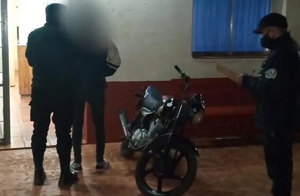 Un joven fue detenido en Villa Bonita por realizar maniobras peligrosas con su motocicleta.
