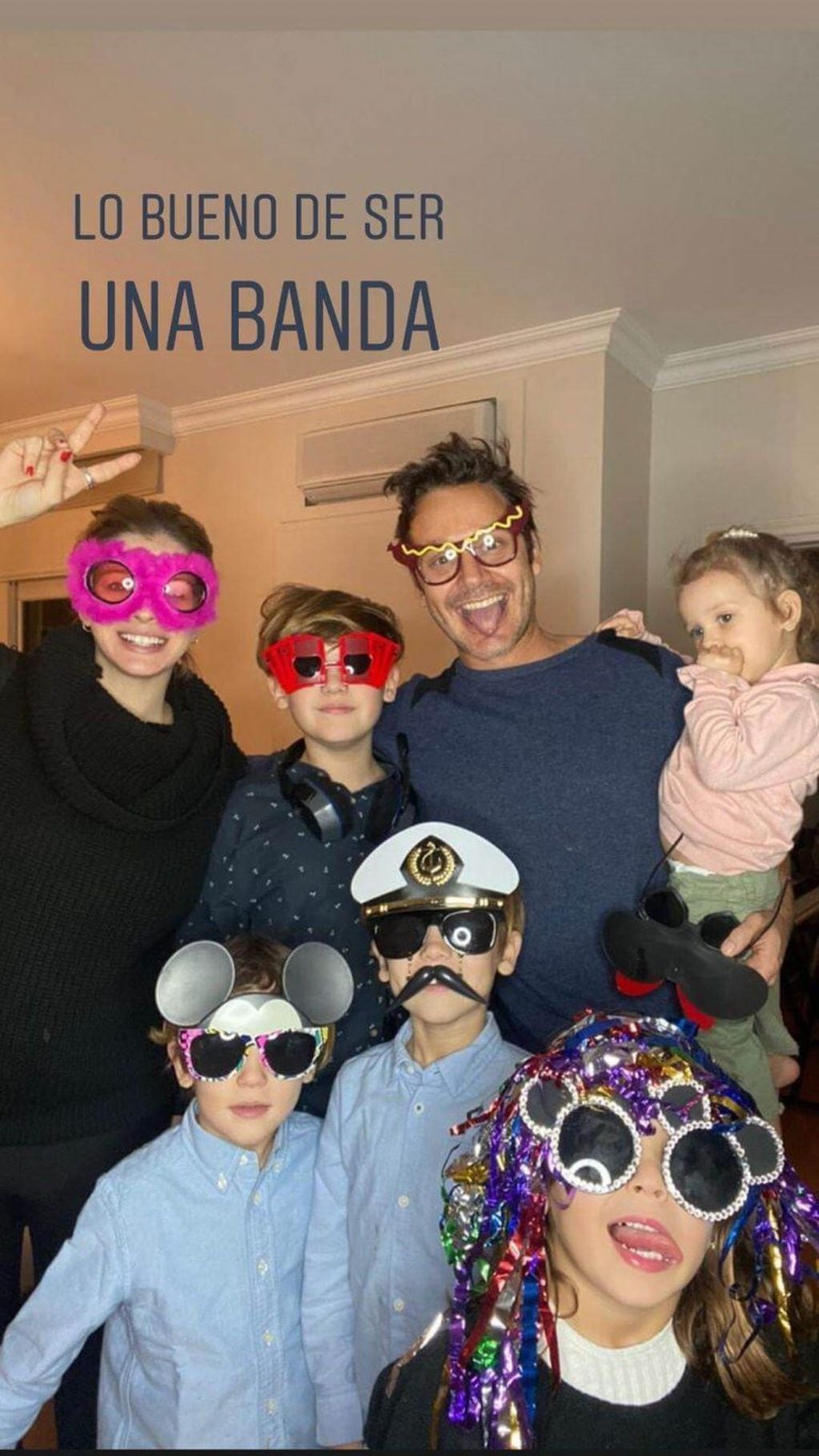 Benjamín Vicuña, la China Suárez y sus hijos en el cumpleaños de Beltrán (Instagram:benjavicunamori)