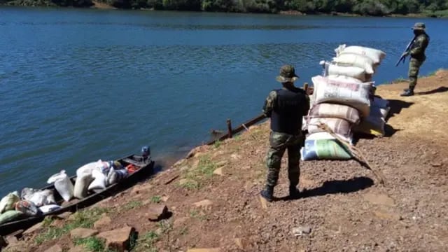 Prefectura Naval Argentina secuestró cargamento de soja ilegal en El Soberbio