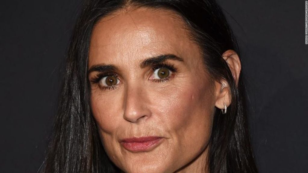 Demi Moore confesó que su madre la obligó a mantener relaciones sexuales con un hombre a cambio de dinero.