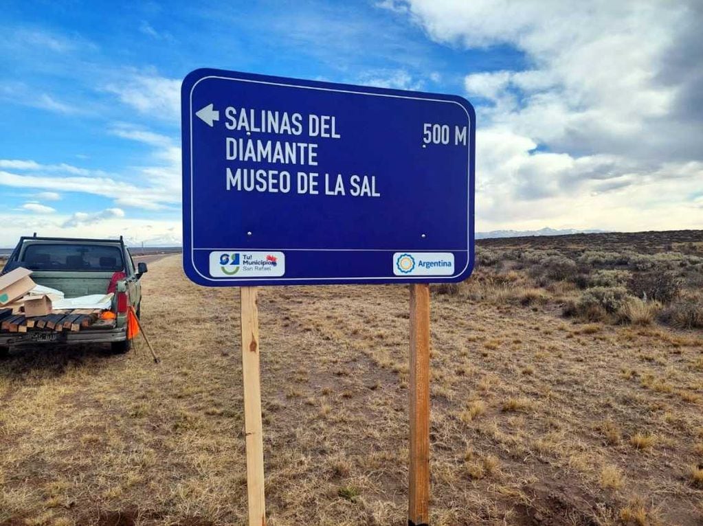 La señalización que está colocando la comuna de San Rafael en sitios turísticos.