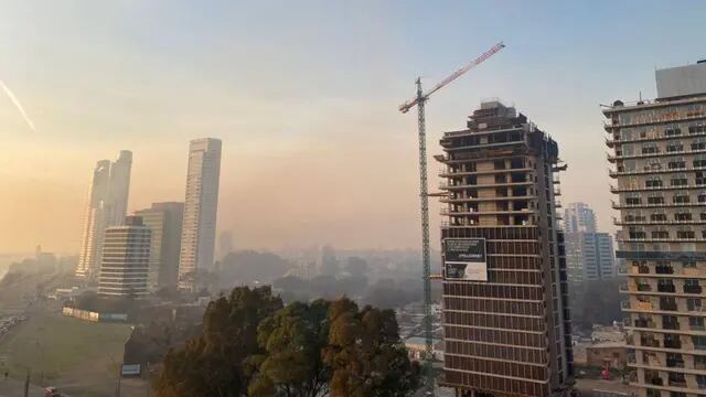 Este viernes, el aire fue irrespirable en Rosario por el humo