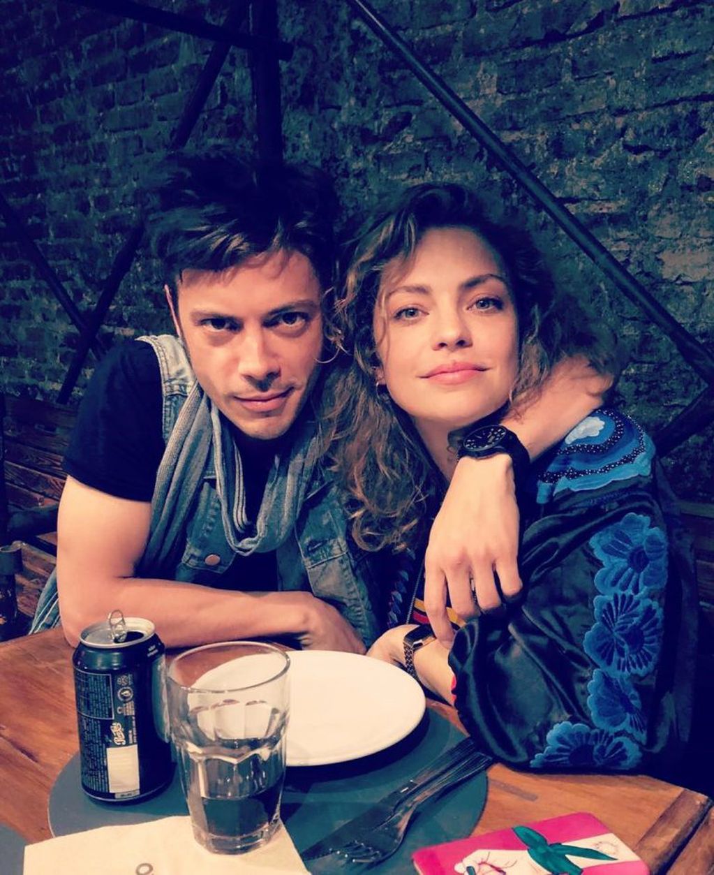 Dolores Fonzi junto a su hermano Tomás, quien también es actor (Instagram/ lolafonca))