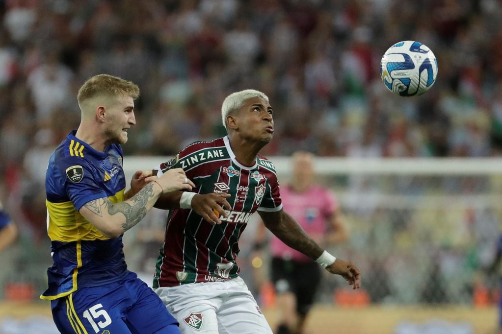 Kennedy metió un golazo y puso el 2-1 para Fluminense sobre Boca, en la final de la Libertadores en el Maracaná. (AP)