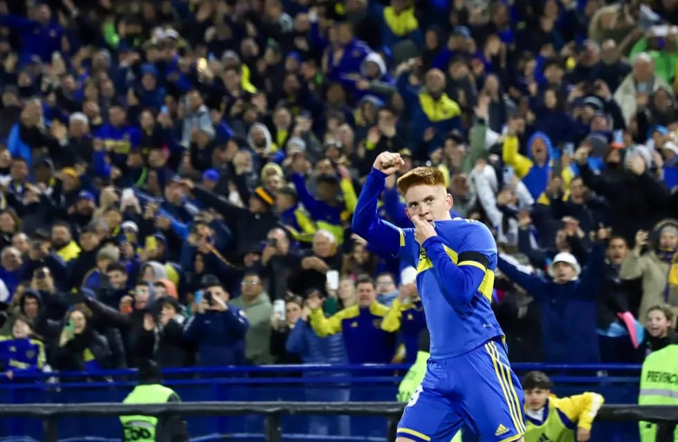 Valentín Barco celebra su gol en la victoria de Boca ante Newell's