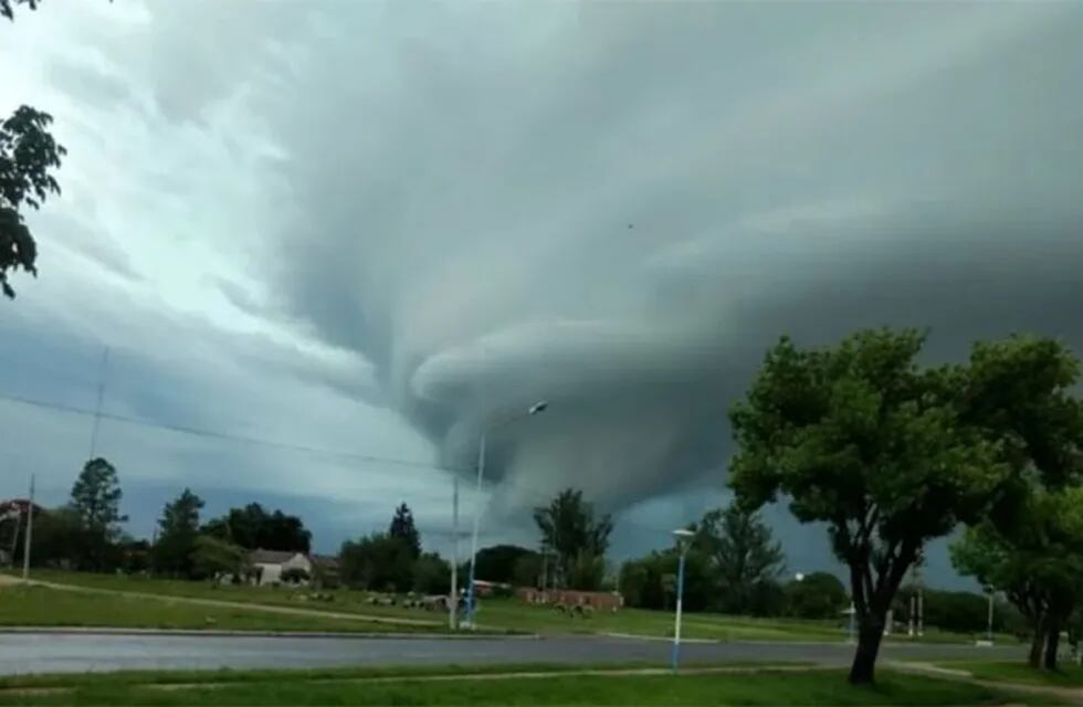 La tormenta fue calificada como "tornado"  por el Intendente de Empedrado, la localidad más afectada
