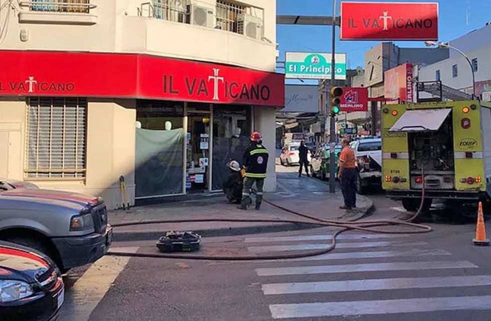 Se incendió un local de ropa en el centro de la ciudad
