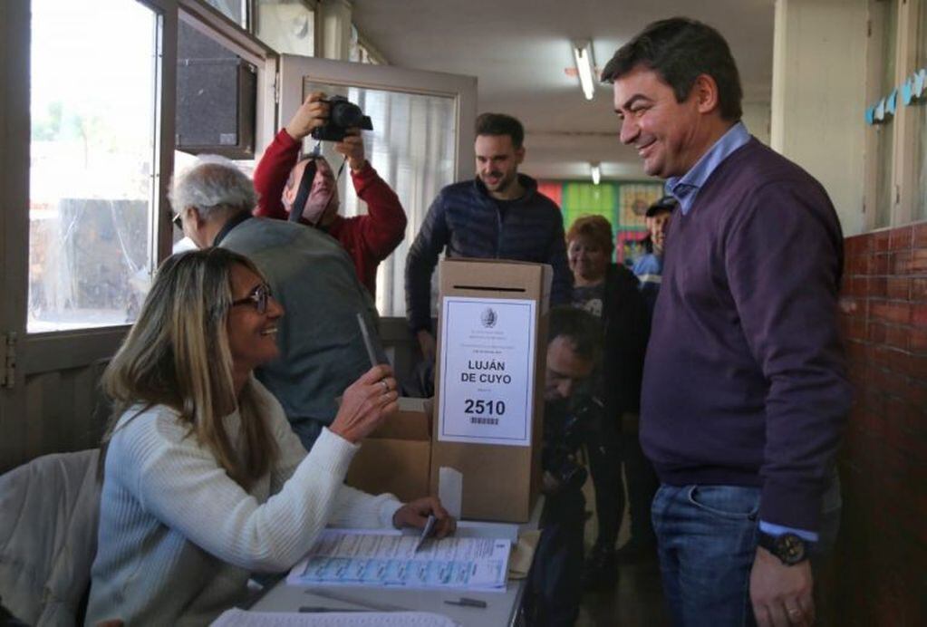 Omar de Marchi votando en las elecciones PASO 2019.
