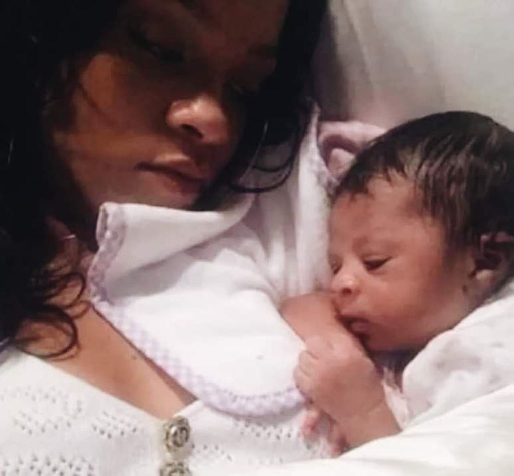 Rihanna con su beba