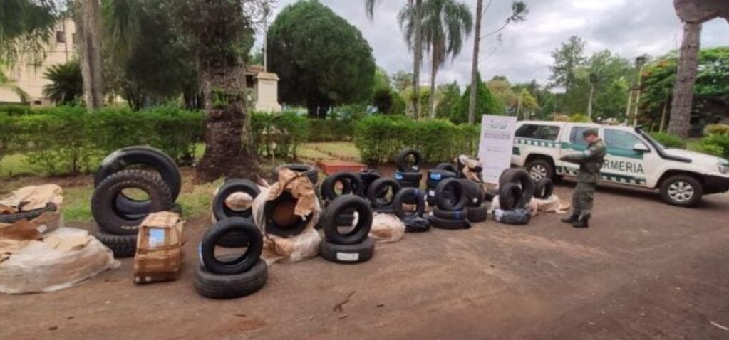 Incautan contrabando de neumáticos en Puerto Rico.