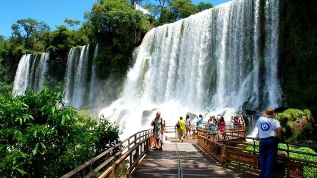 Las Cataratas del Iguazú entre las 10 más elegidas por turistas del mundo