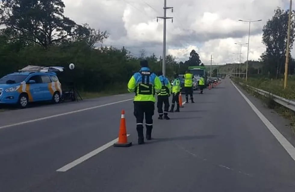 Personal de un puesto de control de Seguridad Vial detectó en Jujuy el paso de camioneros paraguayos que viajaban con test PCR falsos.