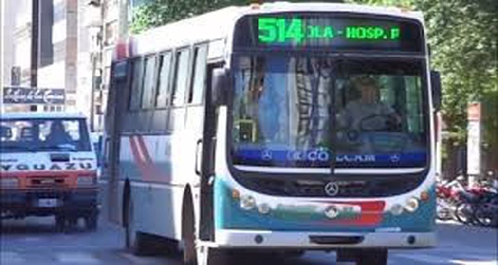 La 514 cambia su recorrido por corte en San Martín y General Paz