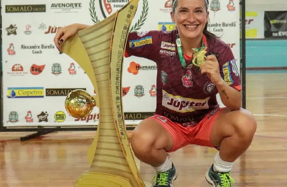 La mendocina, Ana Ontiveros logró el título de Futsal Paranaense Femenino disputado en Brasil.