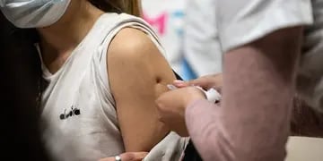 Vacunan a docentes de la zona Este de Mendoza