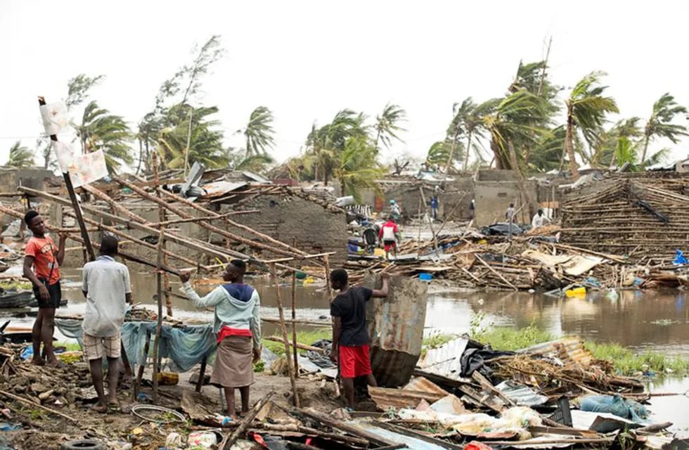 Un ciclón arrasó una ciudad de Mozambique y podría haber más de mil muertos. (AP)