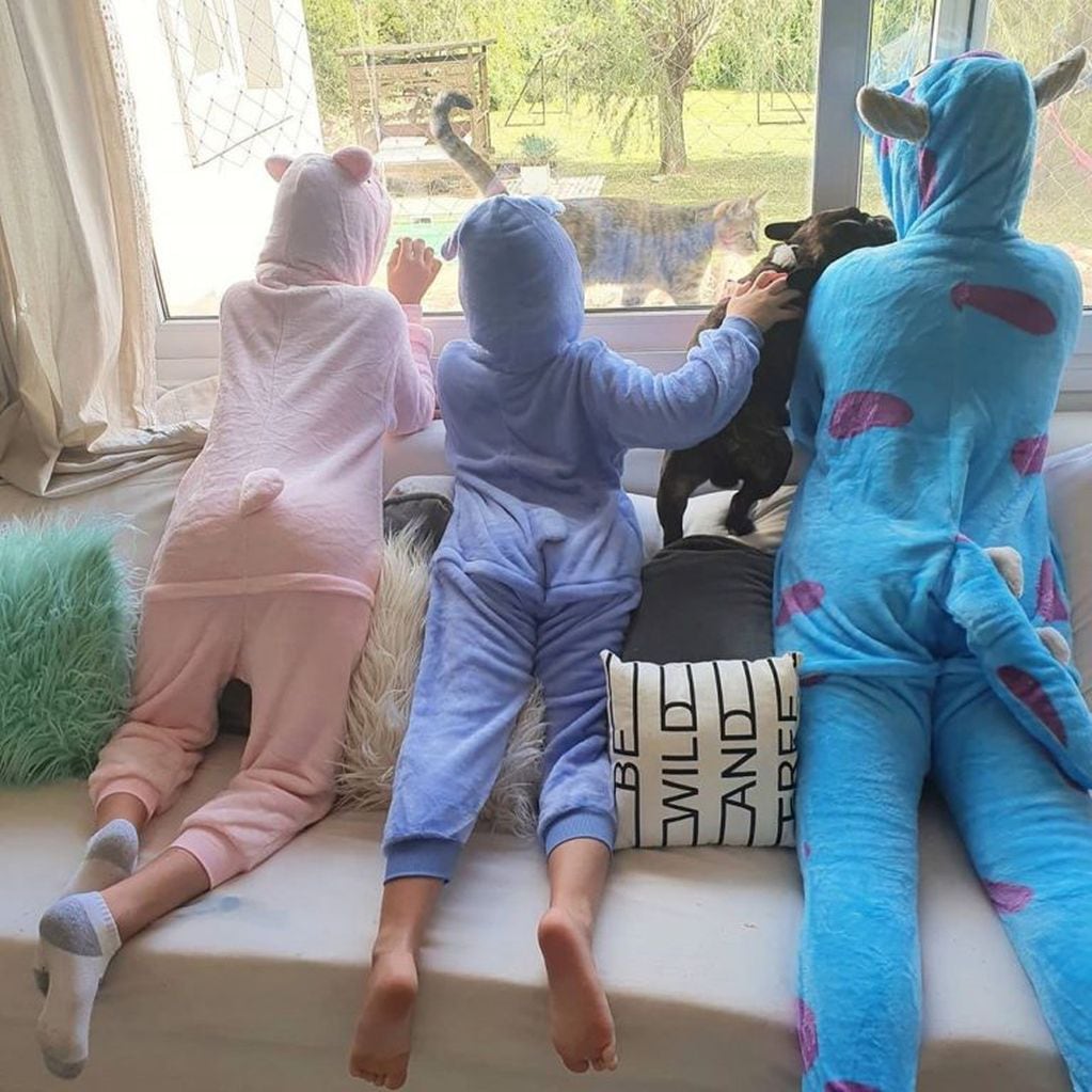 Nicole Neumann hecha una fiera con su nuevo pijama (Instagram)