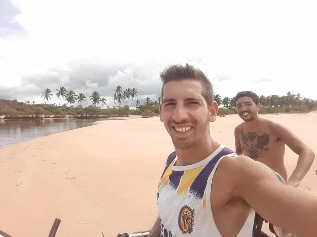 Lucas y Franco recorrieron todo el litoral brasileño y ocho estados del país vecino en bicicleta.
