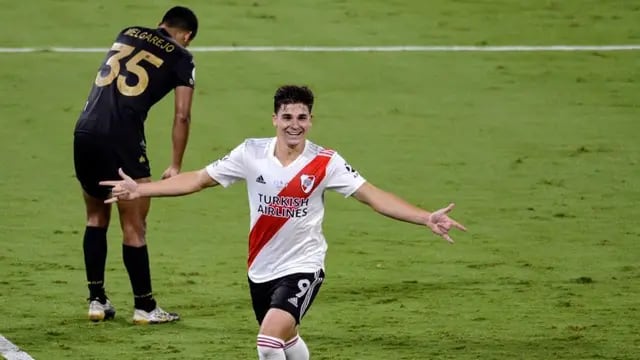 Julián Álvarez de Calchín a River Plate