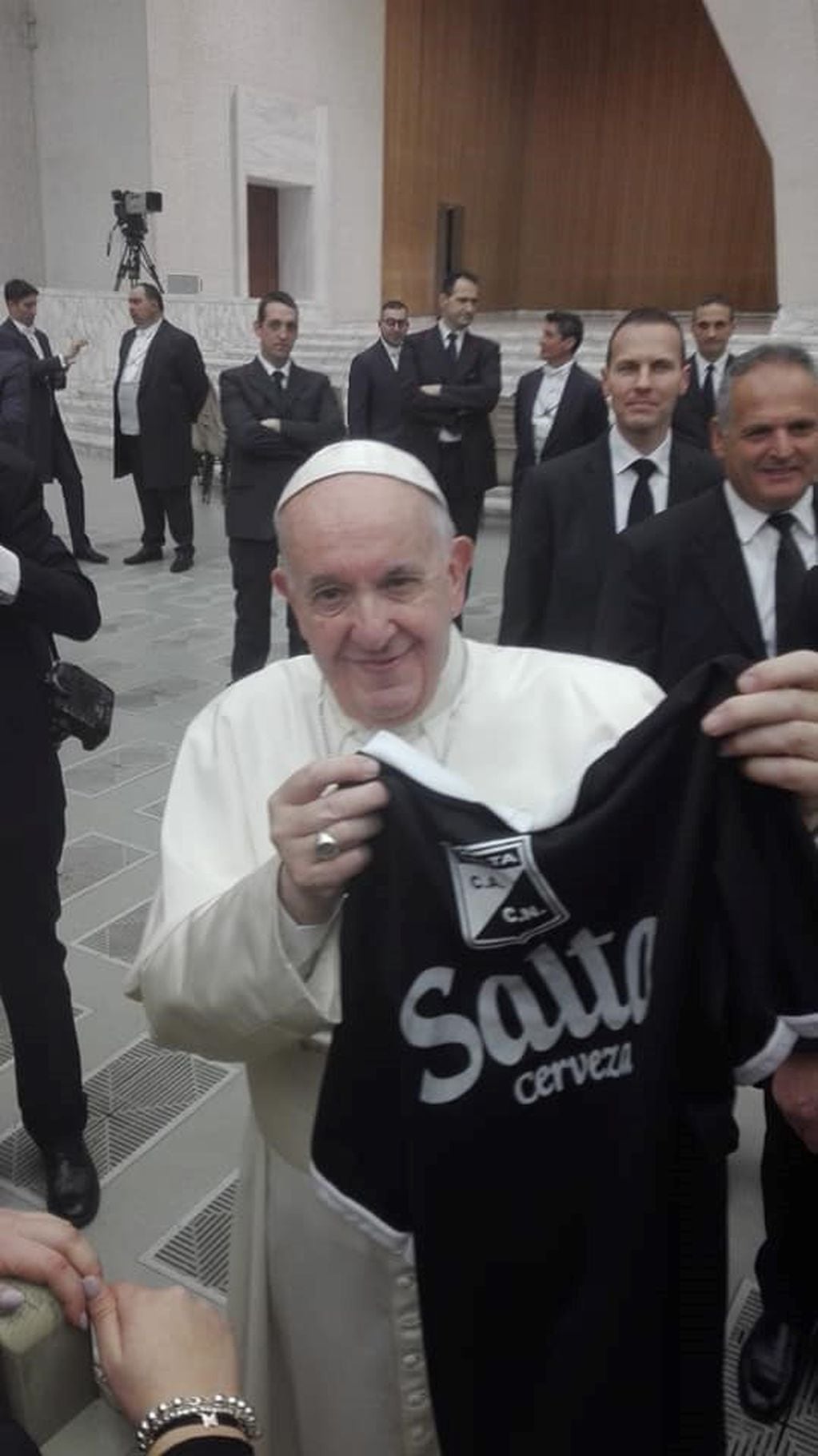 El Papa Francisco con la remera del Central Norte (Facebook Germán Ariel Morales)
