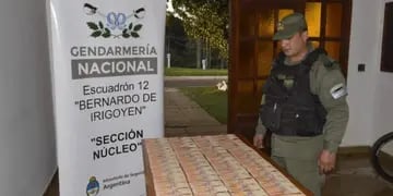 Secuestran contrabando de divisas en Bernardo de Irigoyen