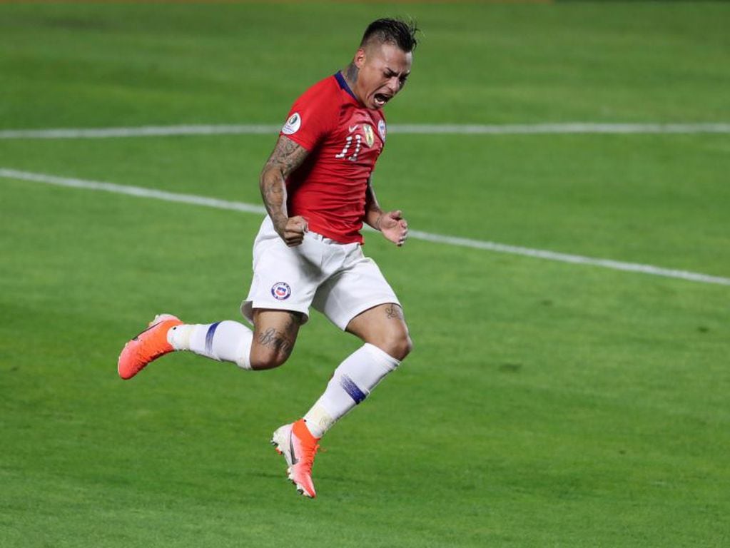 Eduardo Vargas Con estos dos tantos ahora se consagra como el segundo goleador histórico de "La Roja" con 38 goles (Foto: REUTERS/Amanda Perobelli