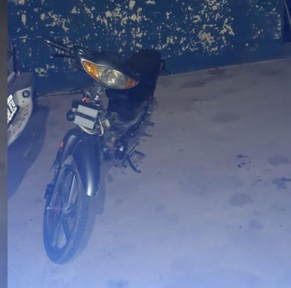 Moto recuperada por la policia de Arroyito