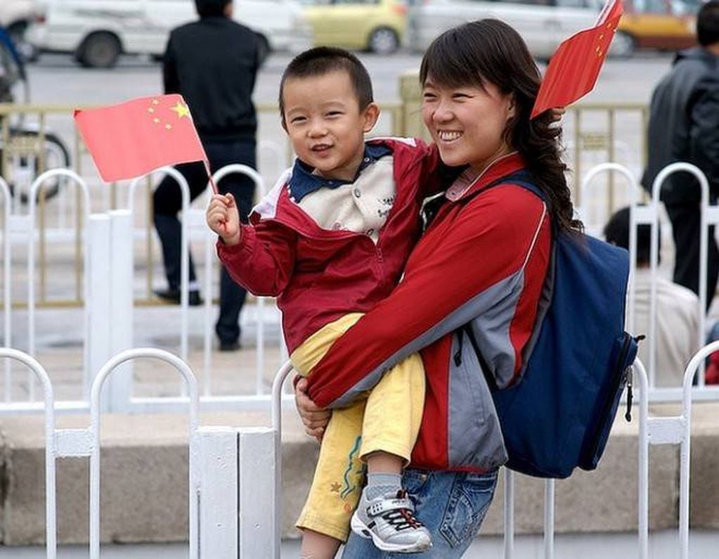 Histórico: China pone fin a la política de dos hijos y permitirá tener tres por pareja