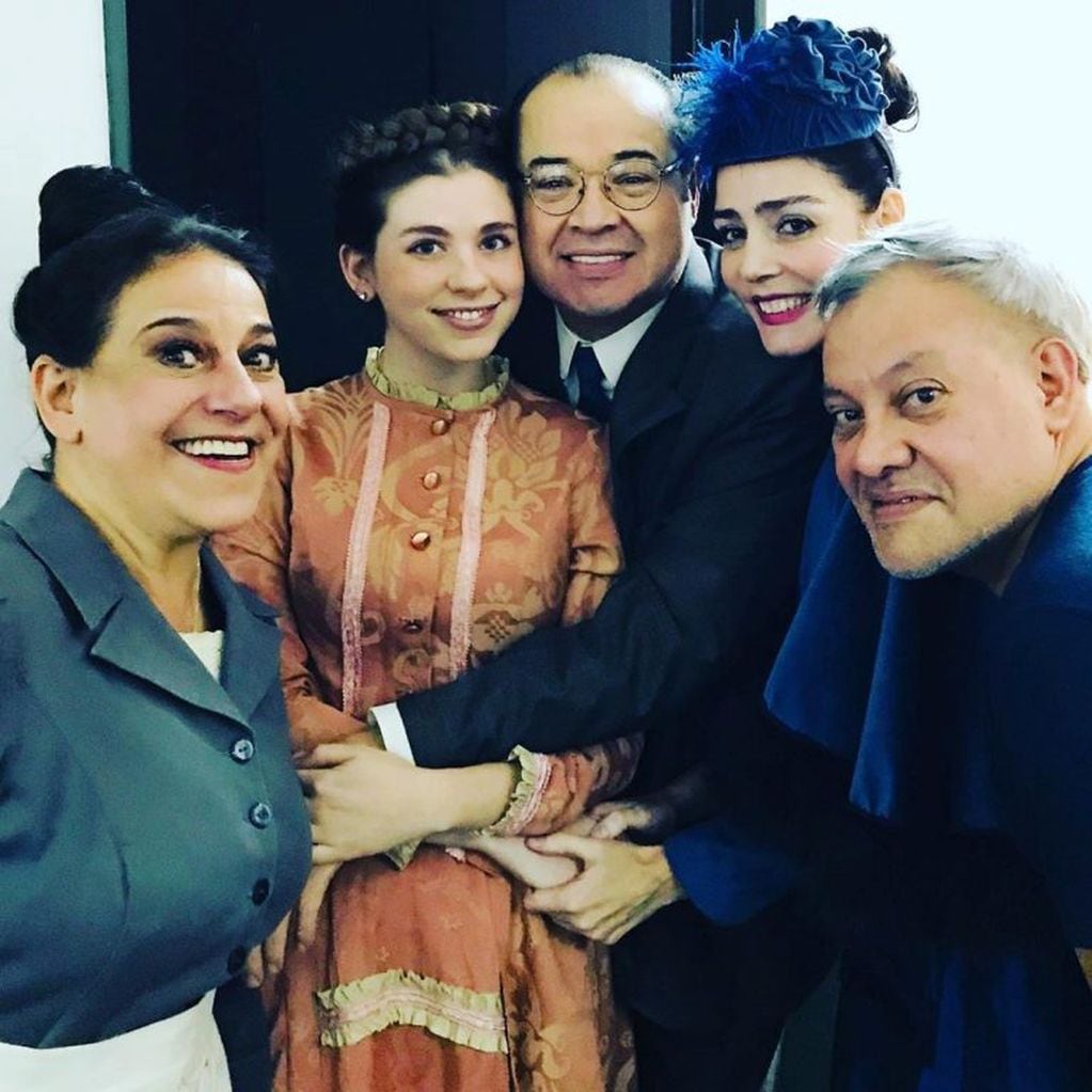 Paola Krum junto al resto del elenco de "Después de Casa de Muñecas" (Foto: Instagram)