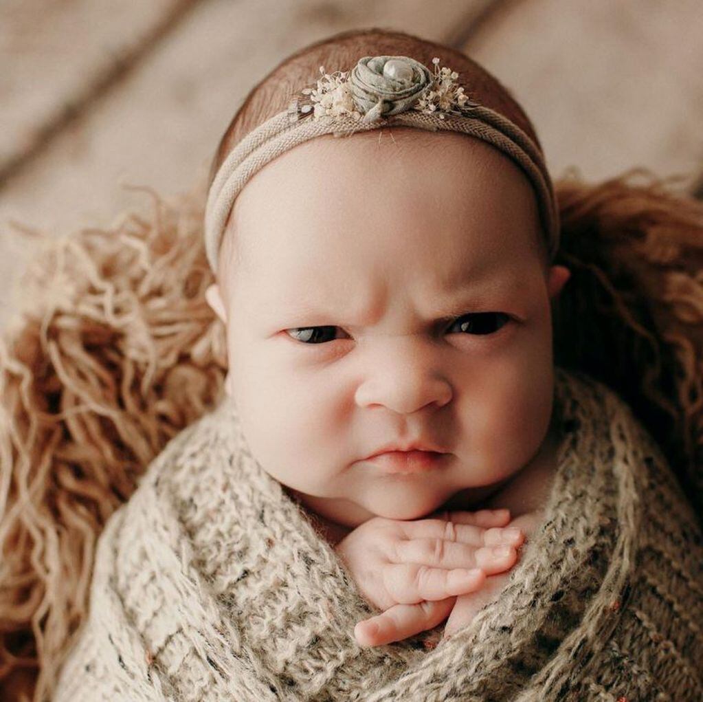 Las fotos de la bebé enojada que se volvieron furor en las redes sociales  (Foto: Instagram/ @justinetuhyphoto)