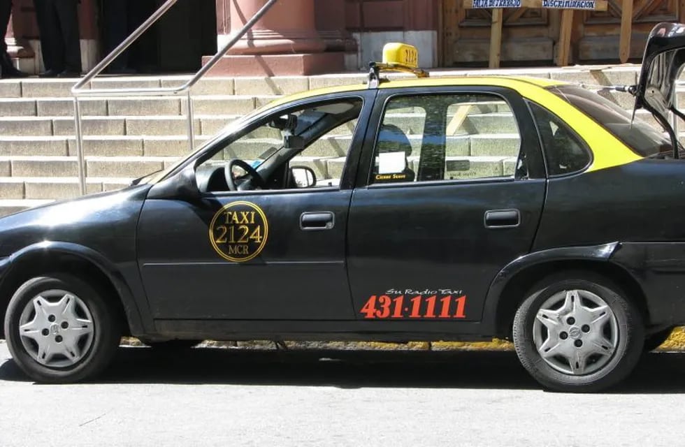Cada vez son más viejos los taxis que circulan por Rosario