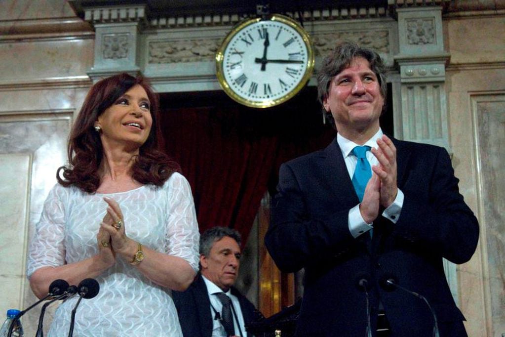 En esta foto de archivo, tomada el 1 de marzo de 2014, la entonces presidenta Cristina Kirchner y su vicepresidente Amado Boudou aplauden antes de la apertura del 132º período de sesiones del Congreso, en Buenos Aires. Crédito: Alejandro PAGNI / Prensa Senado / AFP.