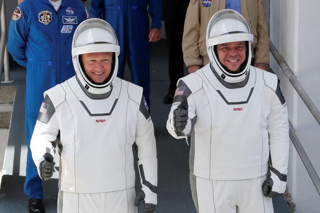 Los astronautas Douglas Hurley y Robert Behnken (AP)