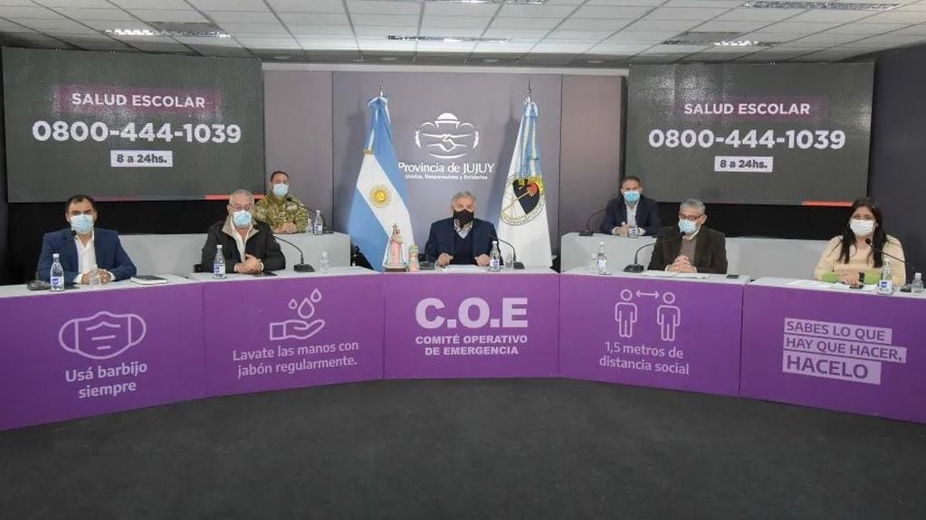 El gobernador Morales encabezó la presentación de un nuevo informe del COE Jujuy, acompañado por ministros y funcionarios.