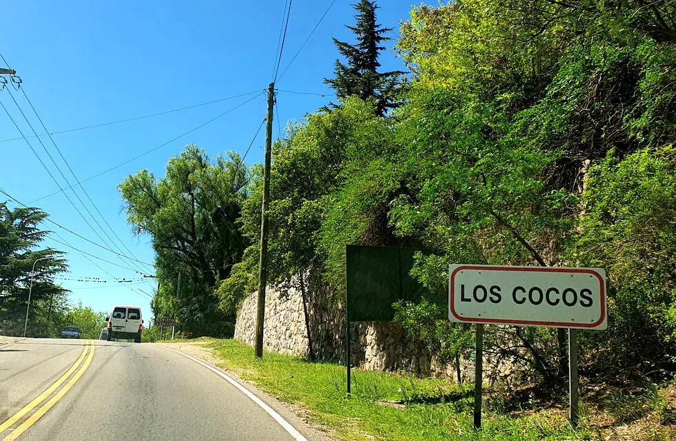 Ingreso a la localidad de Los Cocos, Valle de Punilla. Córdoba. (Foto: VíaCarlosPaz).