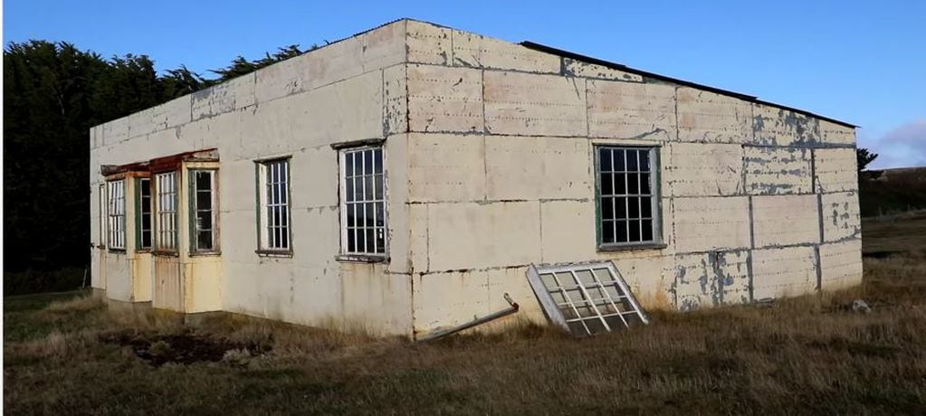 Caserío donde probablemente haya funcionado el hospital de campaña en Caleta Trullo, Islas Malvinas