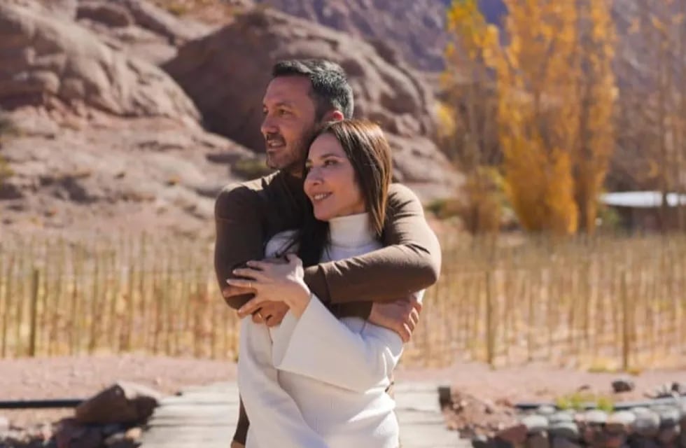 Rodeados de amor y con la Cordillera de fondo, se comprometieron Cristina Pérez y Luis Petri