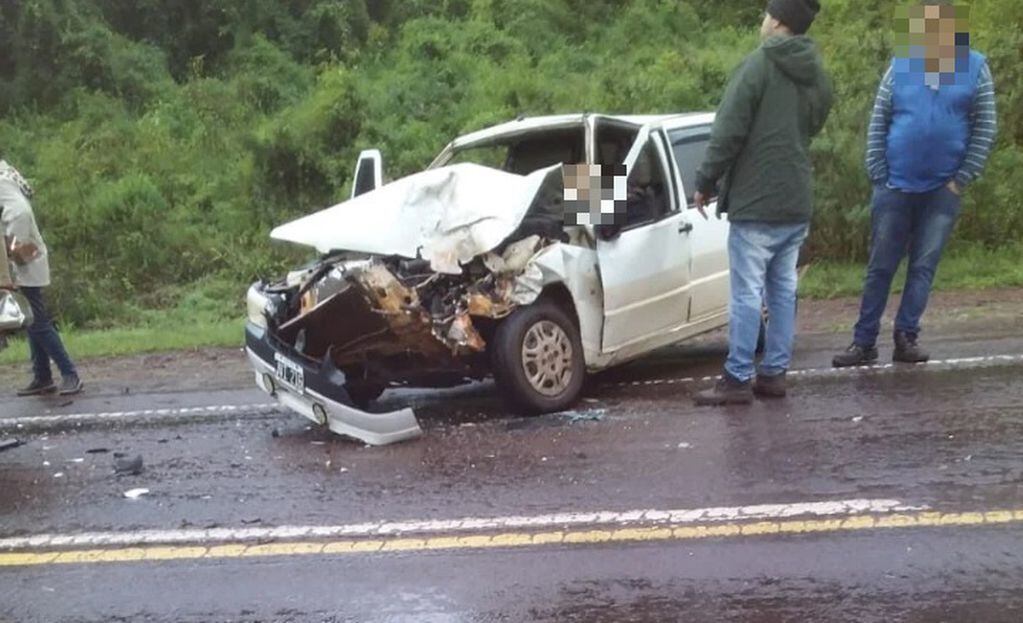 Aparatoso accidente en Eldorado: choque múltiple entre automóviles dejó daños materiales.