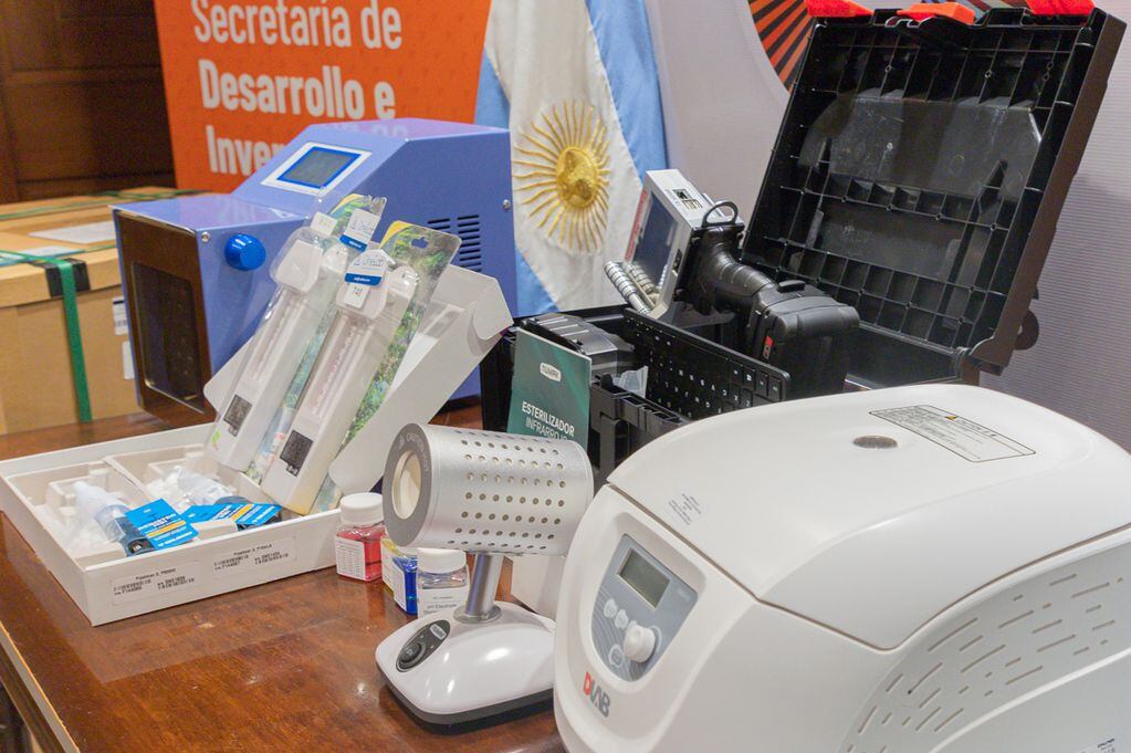 Ushuaia recibió equipamiento para el laboratorio de toxinas y microbiología