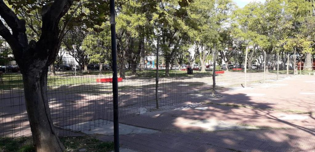 Comenzaron la renovación de la Plaza San Martín de Viedma