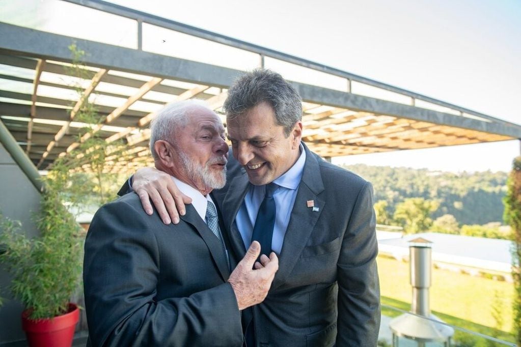 Durante la campaña, Lula respaldó a Massa.