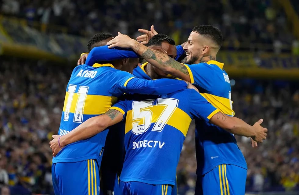 Los jugadores de Boca Juniors festejan en la victoria ante Belgrano de Córdoba por 2  tantos contra 0