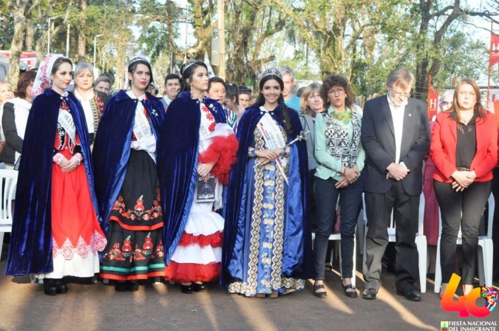 Acto de celebración del Día del Inmigrante e inicio oficial de la Fiesta Nacional del Inmigrante en Oberá. (MisionesOnline)