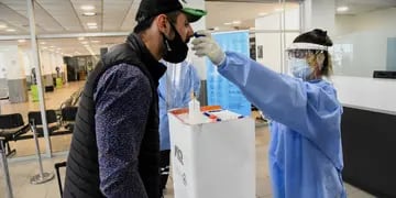 La ciudad de Rosario informó este jueves 542 nuevos casos de coronavirus