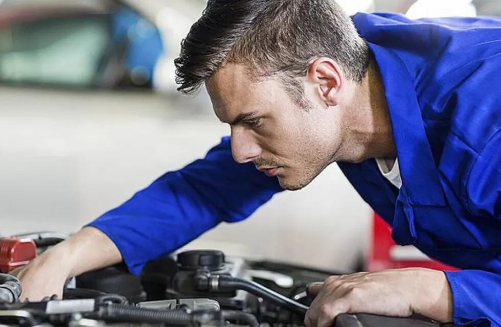 El aceite del motor es un fluido vital para el vehículo.
