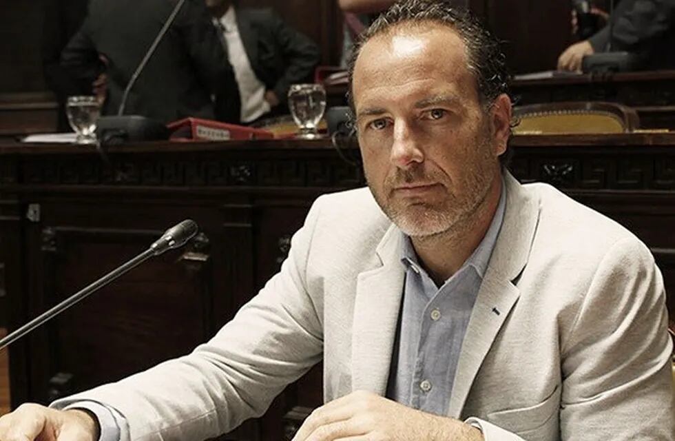 Ernesto Mancinelli, senador provincial de Libres del Sur denunció a los ex ministros peronistas de Transporte, Martínez Palau y Rousseau.