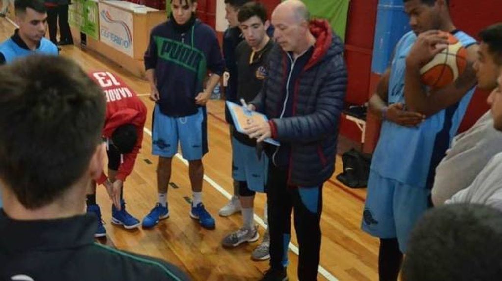 "Quique" Moreno será coordinador del basquet en Los Andes.