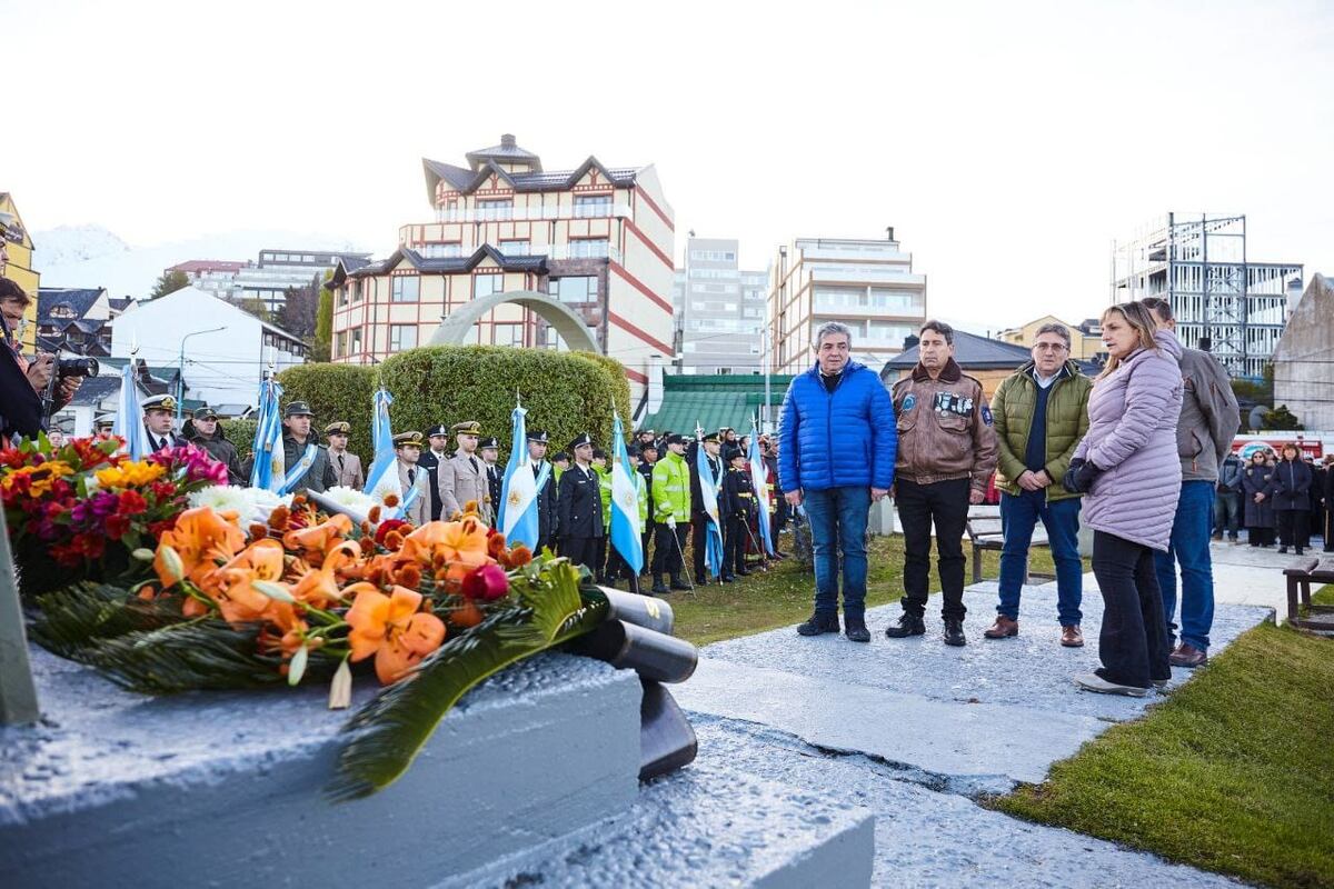 Homenajearon en Ushuaia a los tripulantes del Crucero ARA General Belgrano