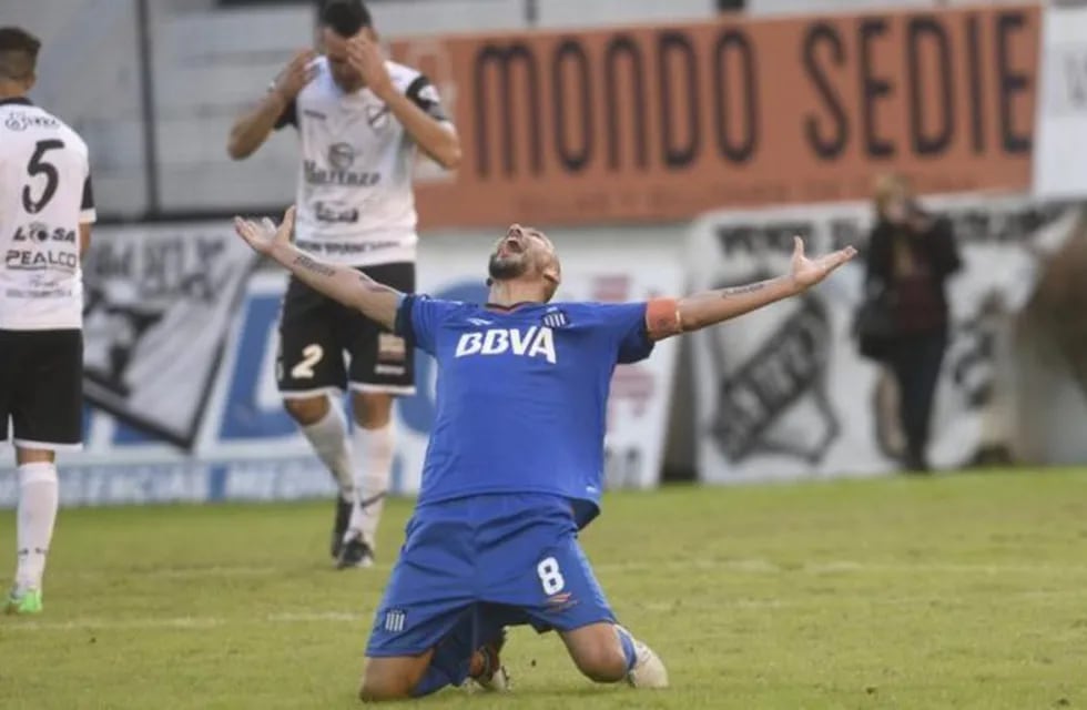 La secuencia del gol del Cholo Guiñazú que le dio el ascenso a Talleres.